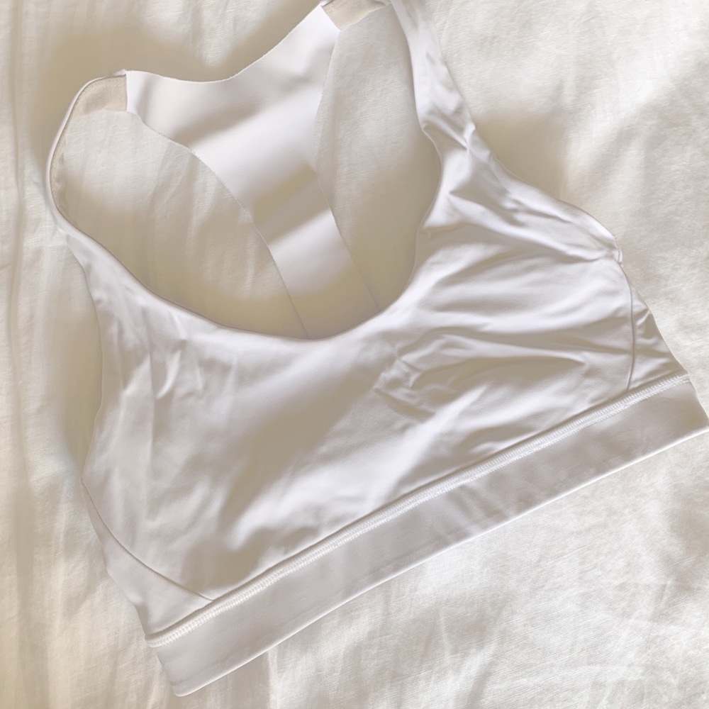 Lululemon white bra NULUX*